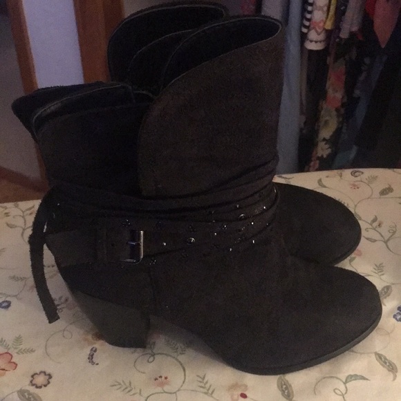 Black fringe heeled boots - Picture 2 of 2